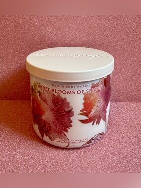 🌸Bath & Body Works First Blooms of Spring Candle Brand New🌸